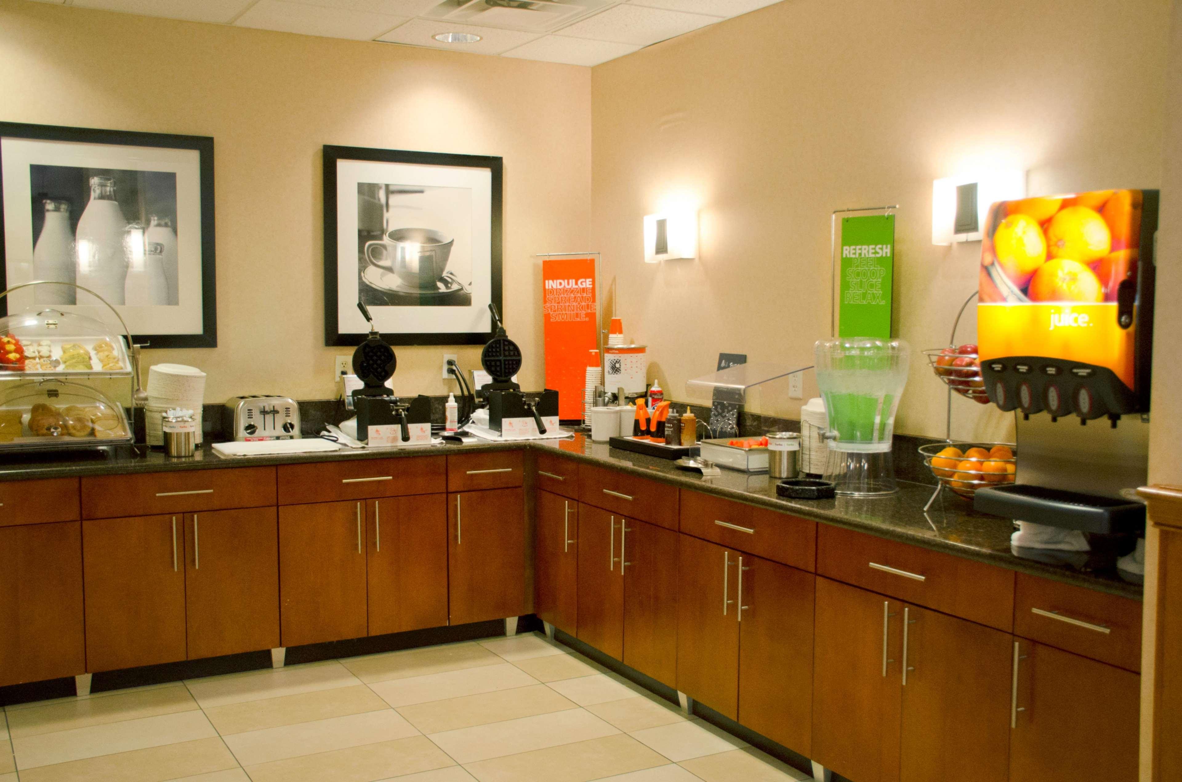 Hampton Inn & Suites Κόλετζ Στέισον Εξωτερικό φωτογραφία